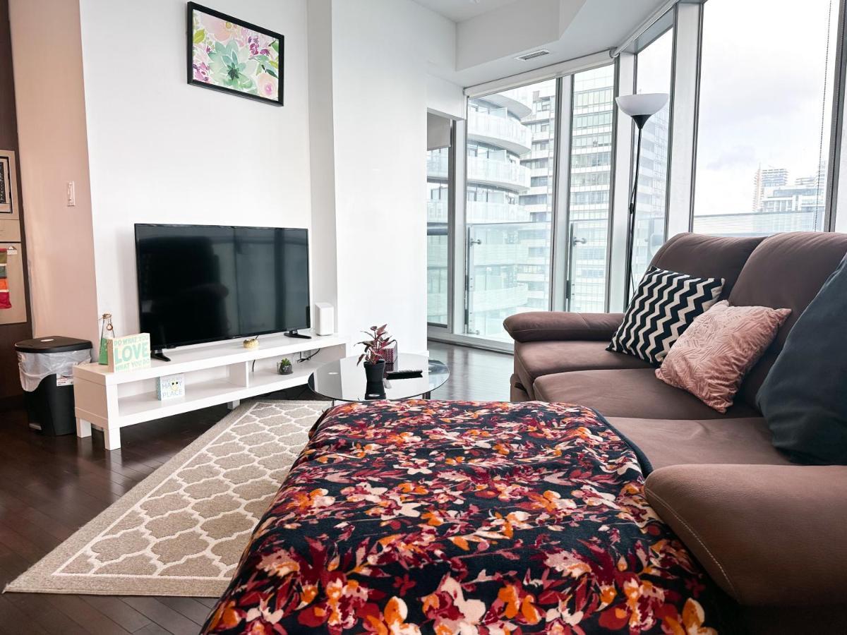Luxury 2 Bedrooms With Lakeview Cn Tower Entertainment District Rogers Centre Toronto Bagian luar foto